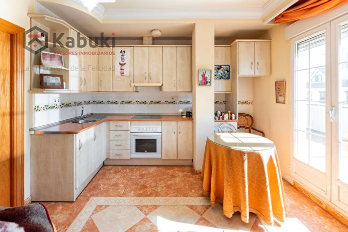 Casas en venta y pisos alquiler - 3