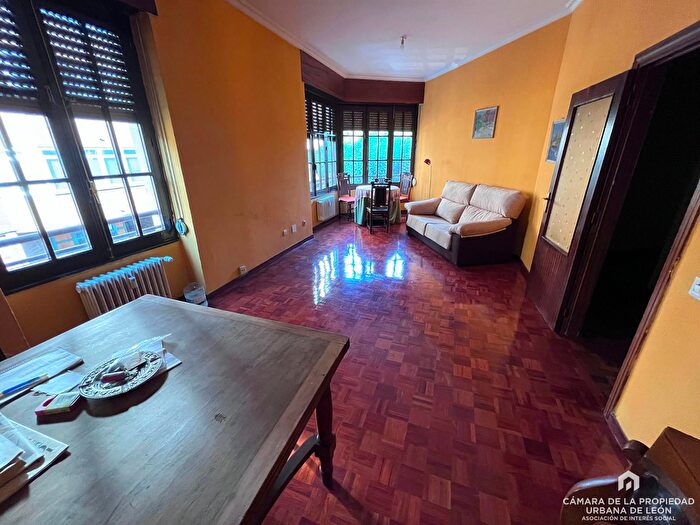 Piso en venta en Centro Ciudad, León Capital de 4 habitaciones