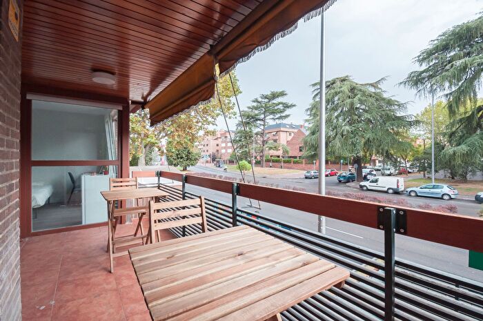 Piso en venta en Ciudad Lineal, Quintana de 8 habitaciones