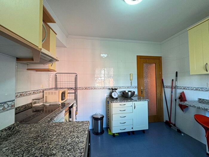Casas en venta y pisos alquiler - 3