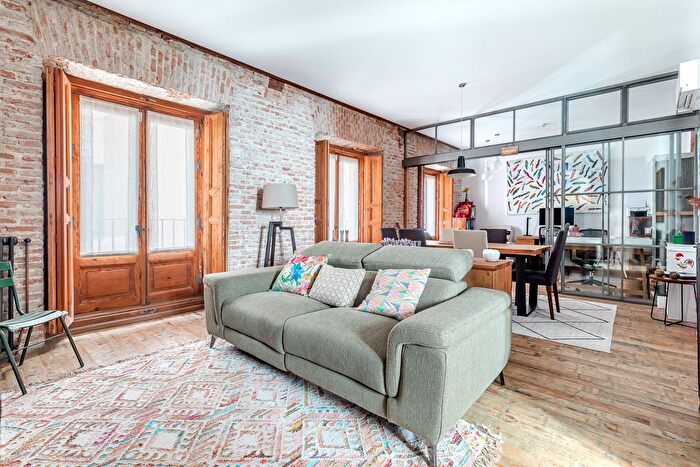 Casas en venta y pisos alquiler - 1