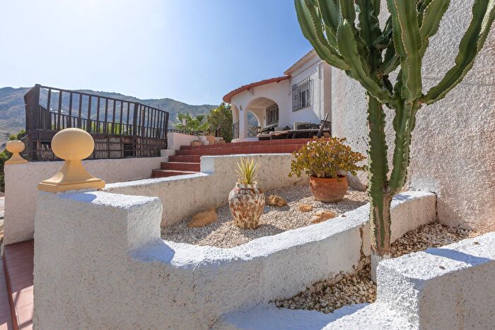 Casa en venta en Orxeta, Alicante de 3 habitaciones