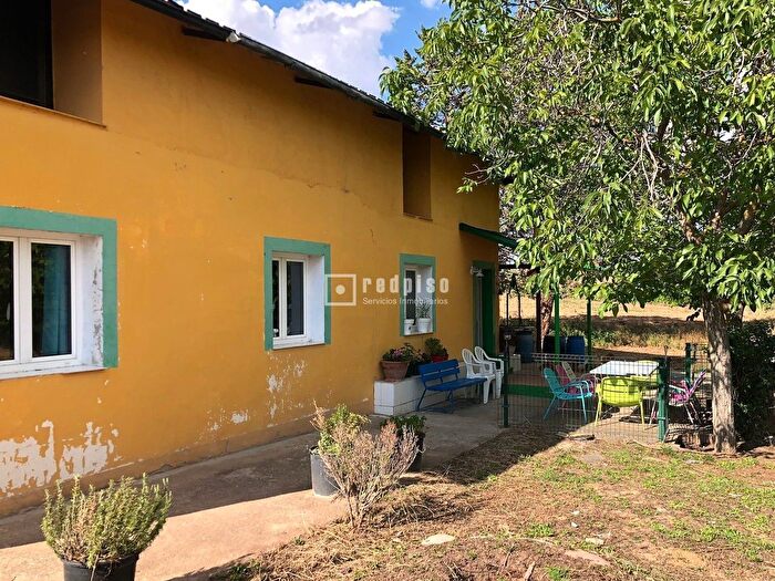 Casas en venta y pisos alquiler - 2
