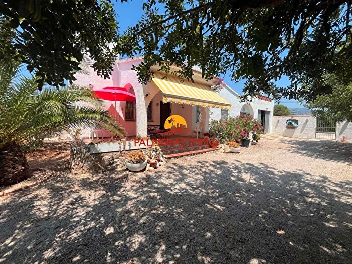 Casa en venta en Les Tres Cales, LAmetlla de Mar de 3 habitaciones