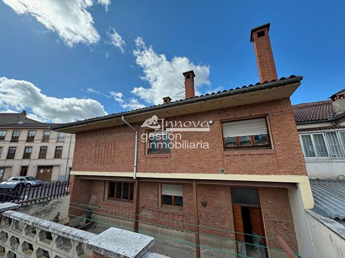 Casas en venta y pisos alquiler - 1