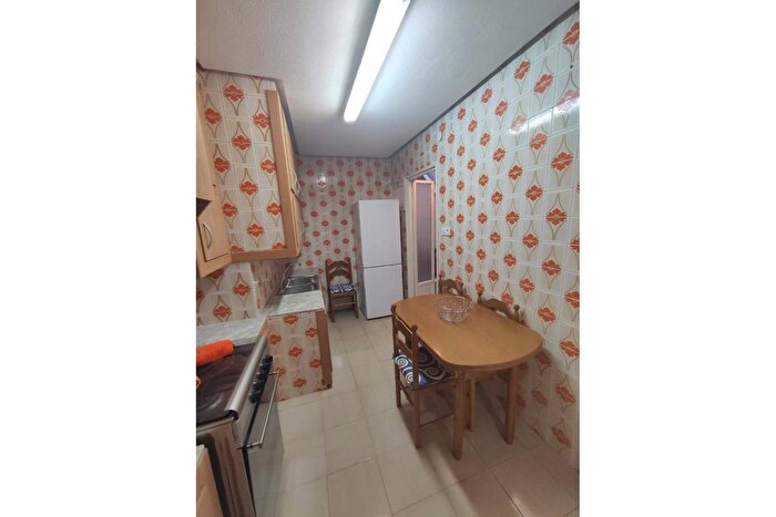 Casas en venta y pisos alquiler - 2