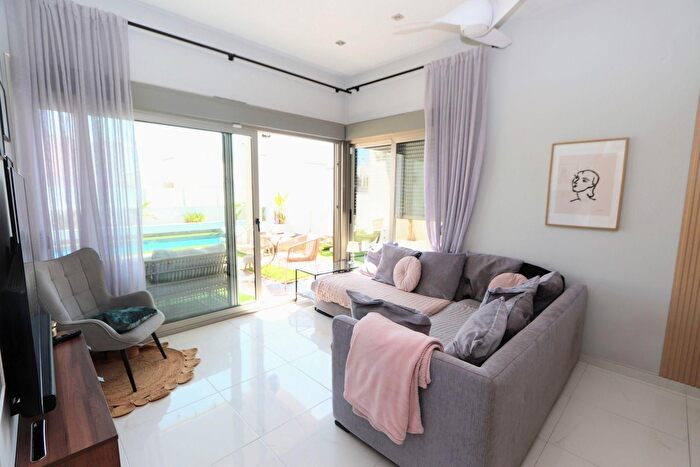 Casas en venta y pisos alquiler - 3