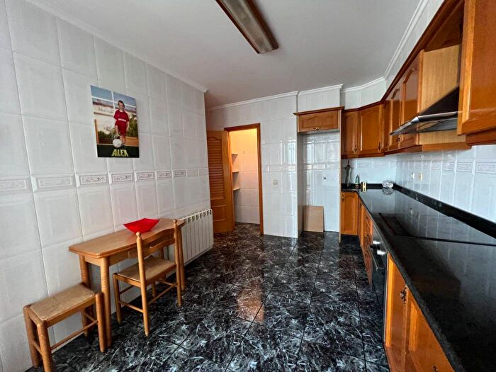 Casas en venta y pisos alquiler - 3
