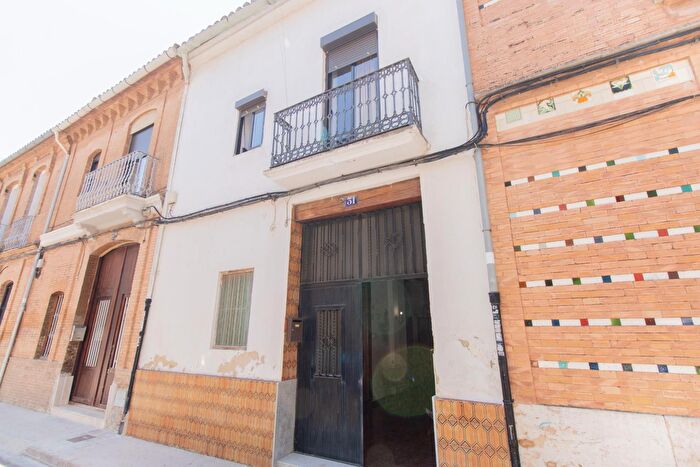 Casas en venta y pisos alquiler - 1