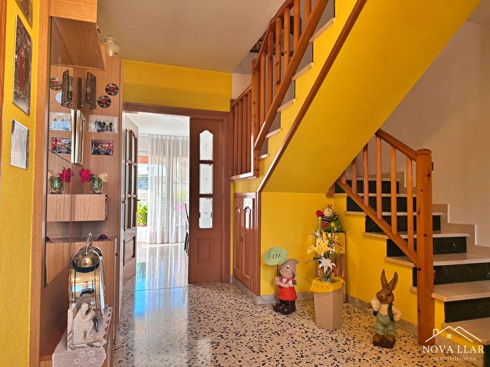 Casas en venta y pisos alquiler - 3