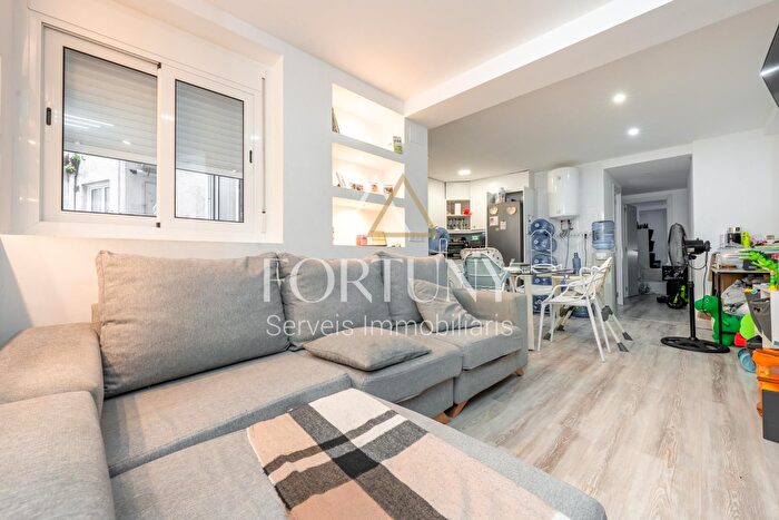Casas en venta y pisos alquiler - 1