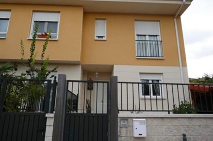Casa en venta en Fuensaldaña, Valladolid de 4 habitaciones
