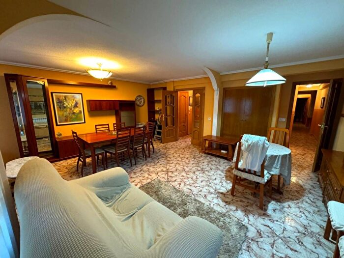 Casas en venta y pisos alquiler - 1