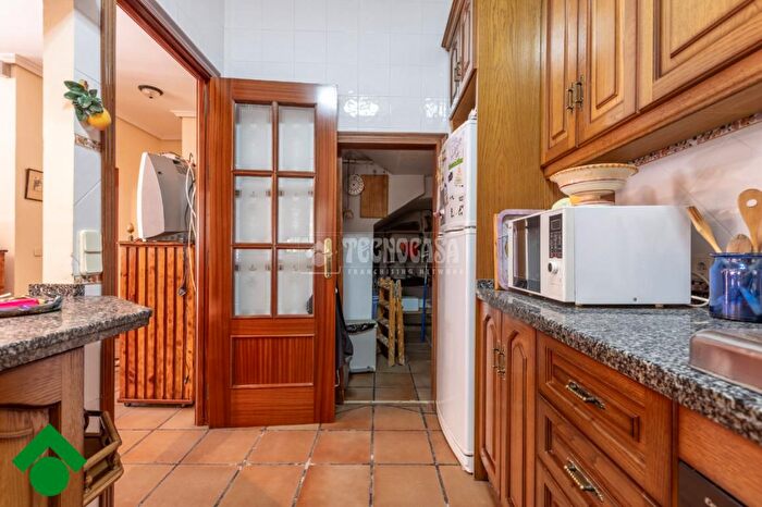 Casas en venta y pisos alquiler - 2