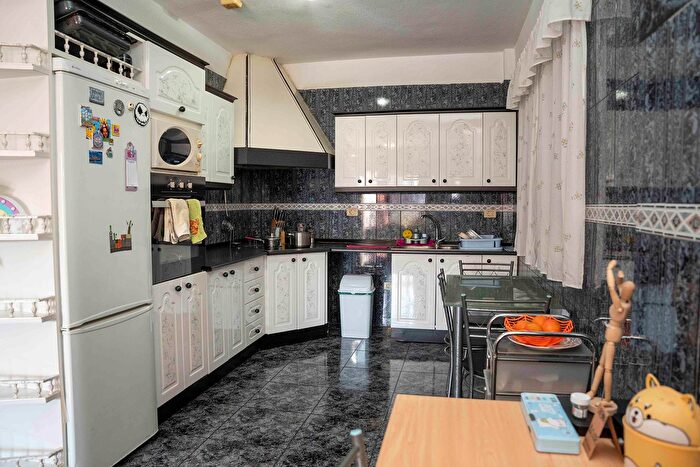 Casas en venta y pisos alquiler - 2