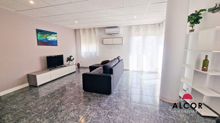 Casas en venta y pisos alquiler - 1