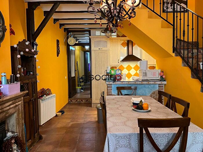 Casas en venta y pisos alquiler - 3