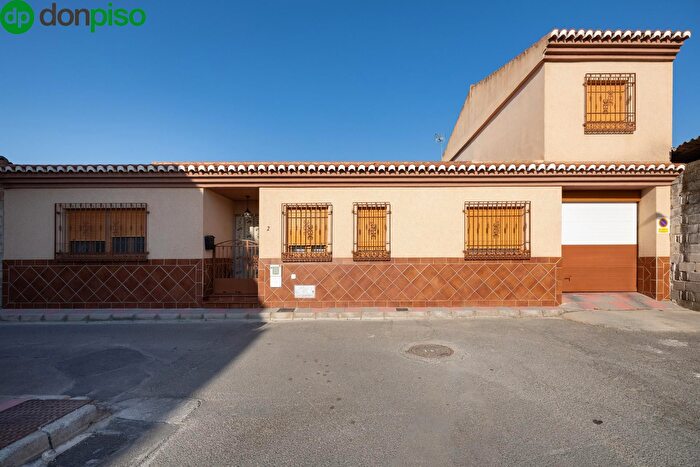 Casas en venta y pisos alquiler - 3