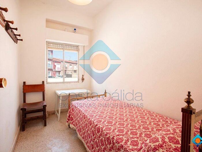 Casas en venta y pisos alquiler - 3