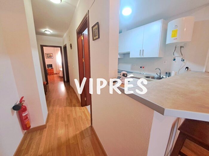 Casas en venta y pisos alquiler - 3