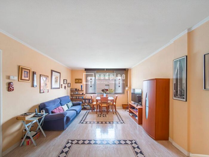 Piso en venta en Vicálvaro, Valdebernardo Valderribas de 3 habitaciones