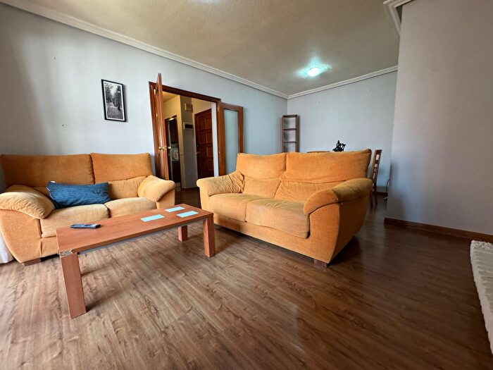 Casas en venta y pisos alquiler - 2