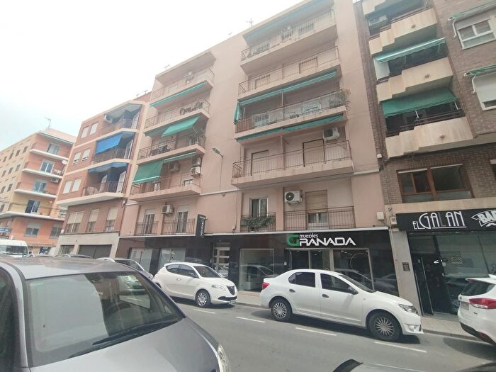 Casas en venta y pisos alquiler - 1