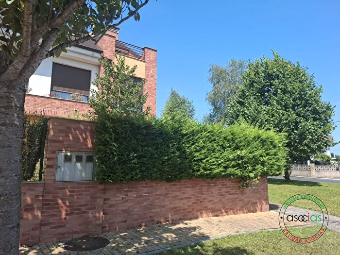 Casas en venta y pisos alquiler - 2