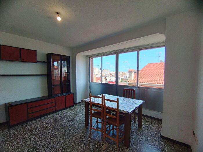 Casas en venta y pisos alquiler - 1