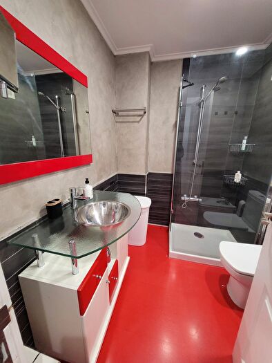 Casas en venta y pisos alquiler - 3