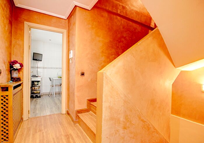 Casas en venta y pisos alquiler - 2