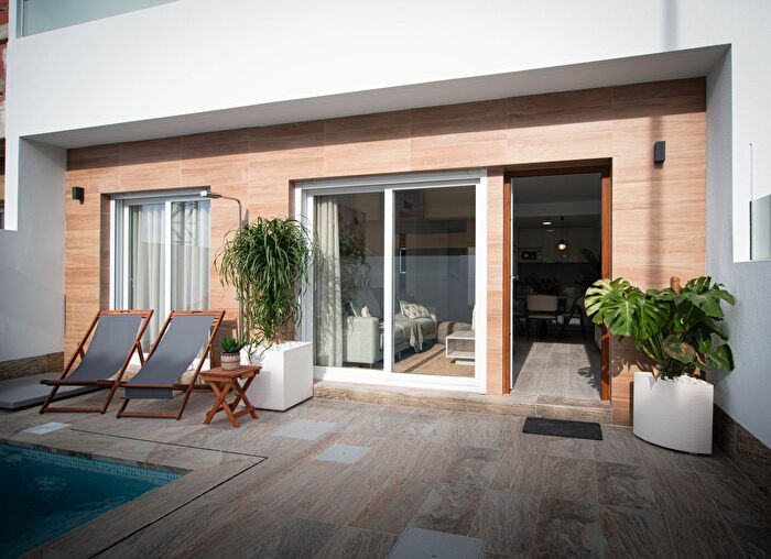 Casas en venta y pisos alquiler - 1