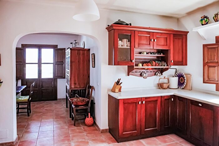 Casas en venta y pisos alquiler - 3