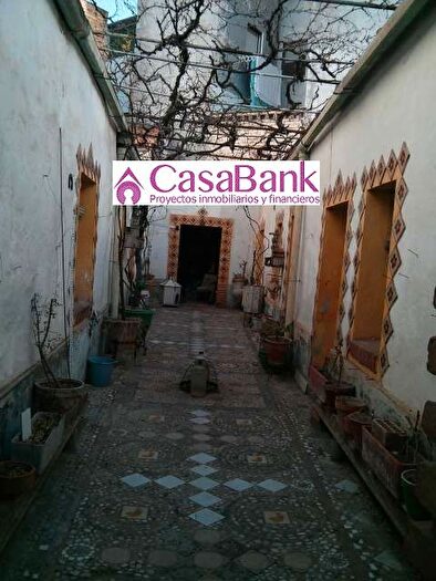 Casas en venta y pisos alquiler - 1