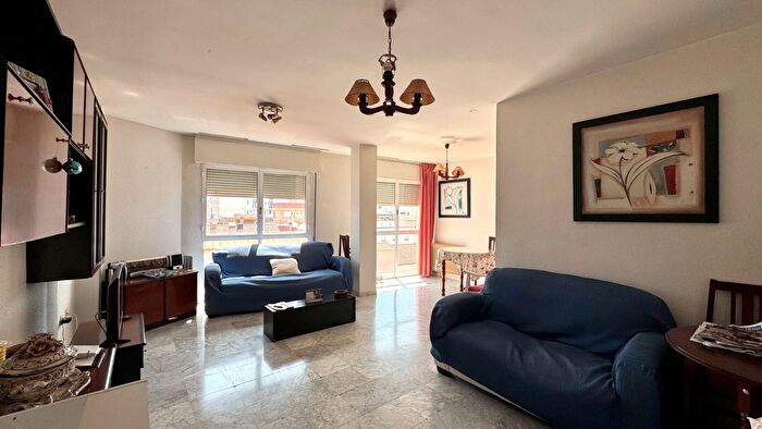 Casas en venta y pisos alquiler - 1
