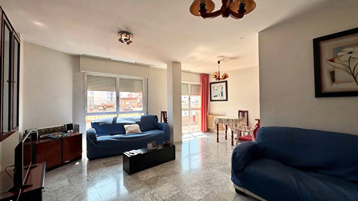 Casas en venta y pisos alquiler - 2