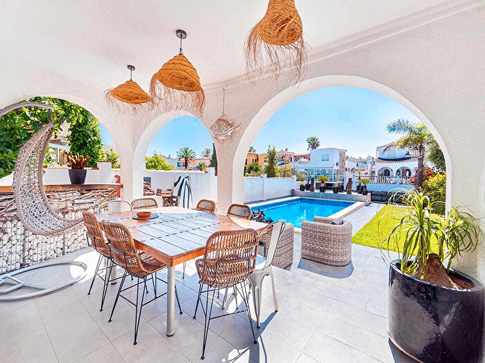 Casa en venta en Port Grec Port Moxó, Empuriabrava de 3 habitaciones