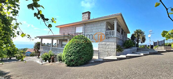Casa en venta en Bamio, Vilagarcía de Arousa de 6 habitaciones