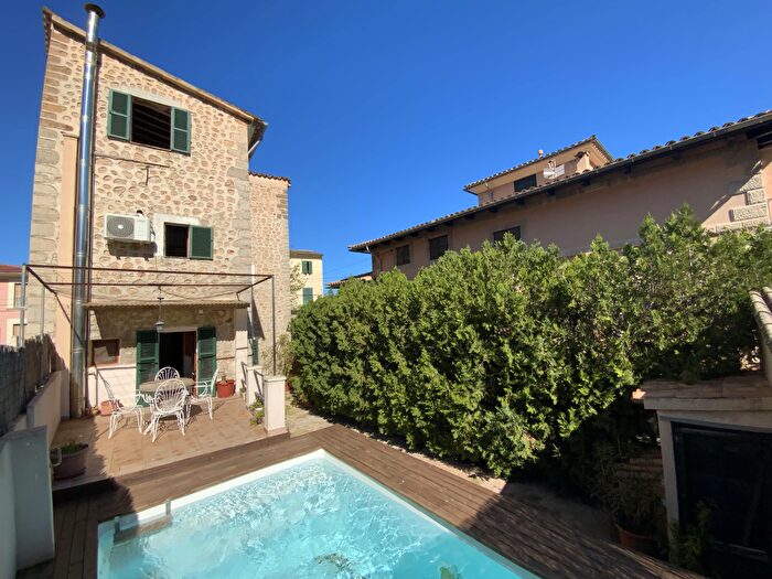 Casas en venta y pisos alquiler - 1