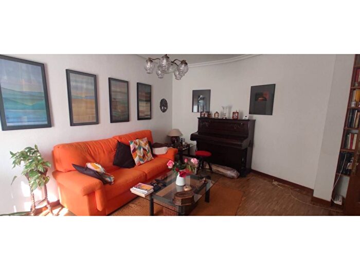 Casas en venta y pisos alquiler - 1