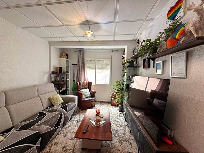 Casas en venta y pisos alquiler - 1