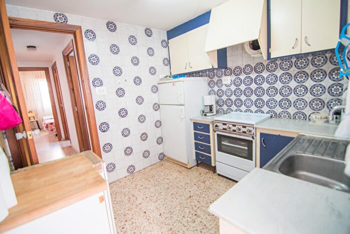 Casas en venta y pisos alquiler - 3