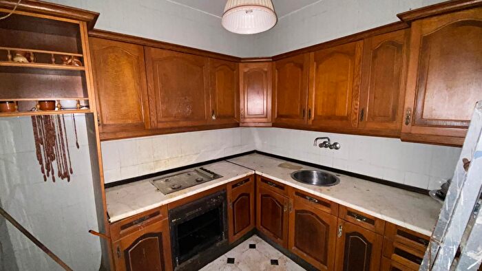 Casas en venta y pisos alquiler - 1