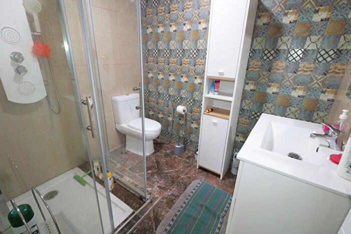 Casas en venta y pisos alquiler - 3