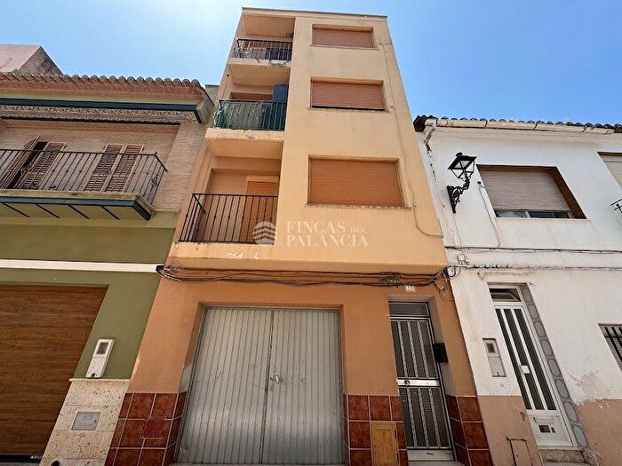 Casas en venta y pisos alquiler - 1