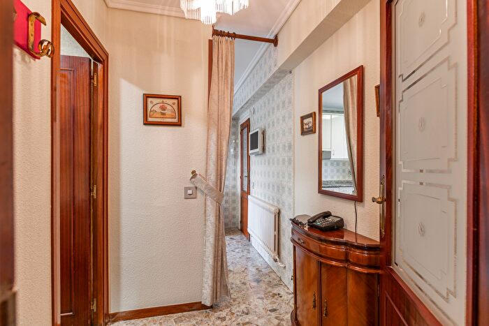 Casas en venta y pisos alquiler - 2