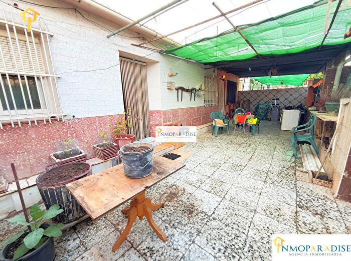 Casas en venta y pisos alquiler - 1