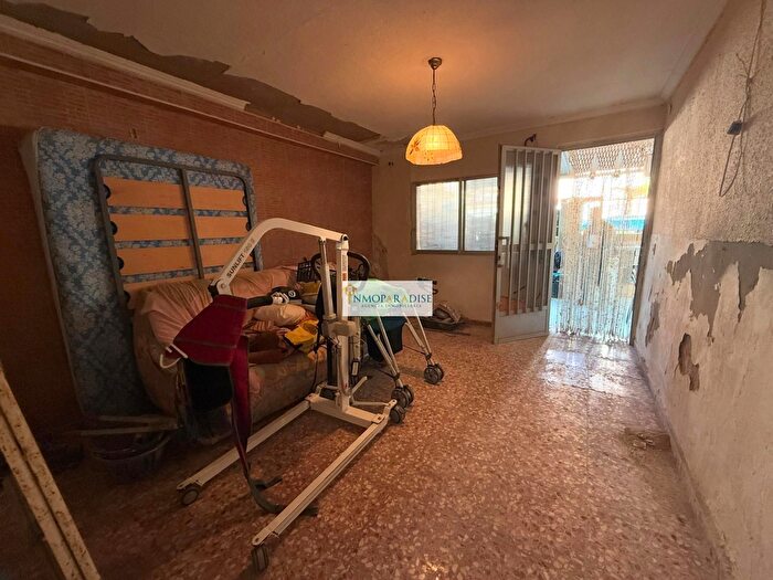 Casas en venta y pisos alquiler - 3