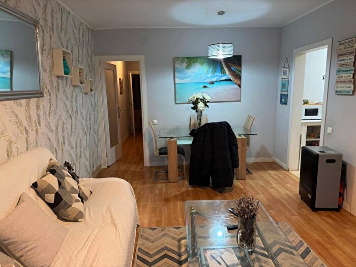 Casas en venta y pisos alquiler - 2