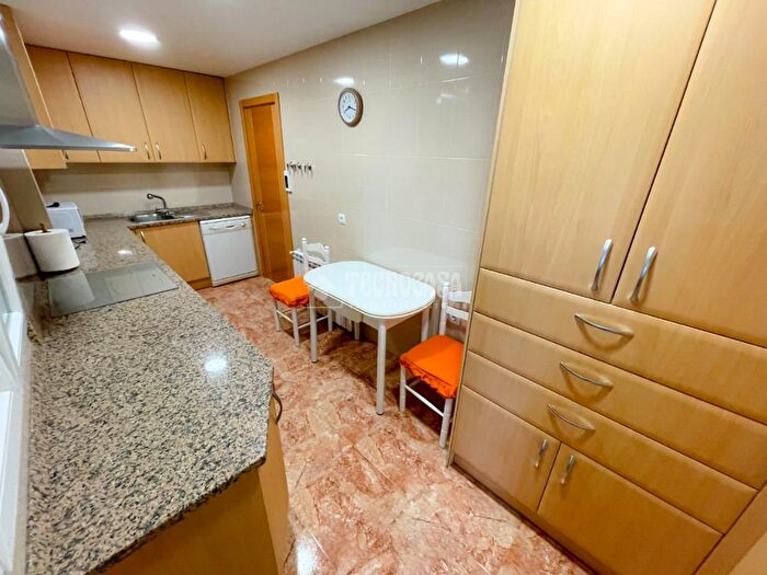 Casas en venta y pisos alquiler - 3